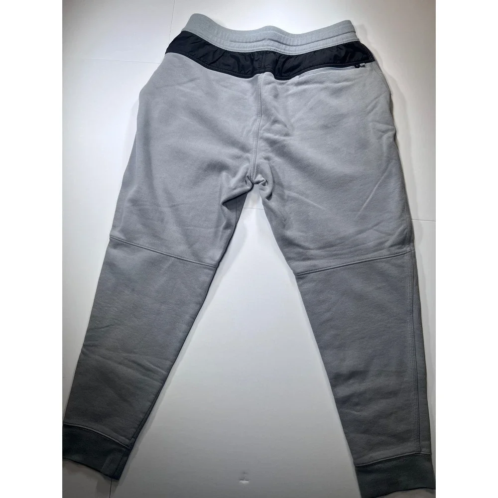 The North Face Joggers Mens Medium Grey Fleece Tapered Sweatpants NF0A4761